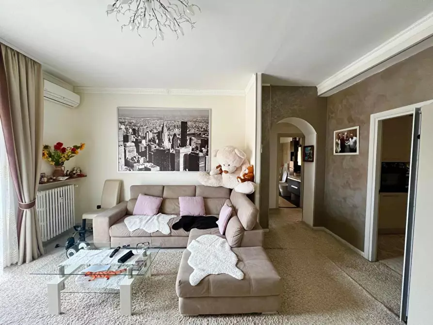 Immagine 1 di Appartamento in vendita  a Reggio Nell'emilia