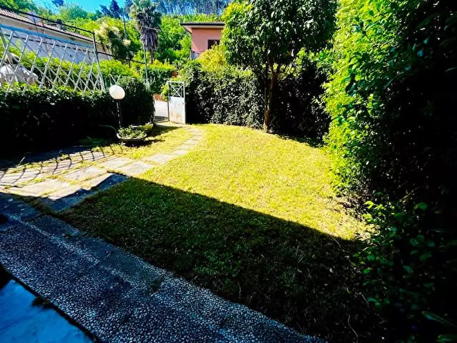 Immagine 2 di Appartamento in vendita  a Ameglia