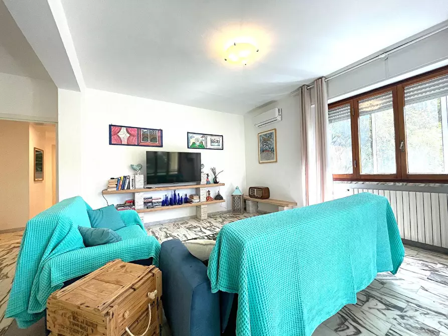 Immagine 14 di Appartamento in vendita  a Pietrasanta