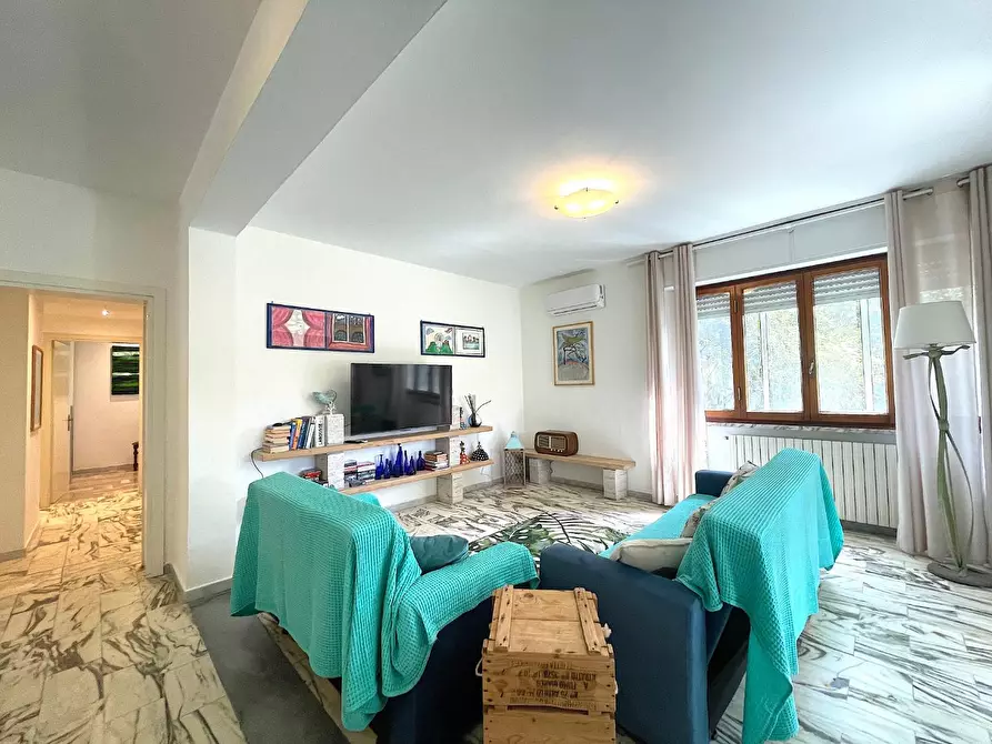 Immagine 13 di Appartamento in vendita  a Pietrasanta
