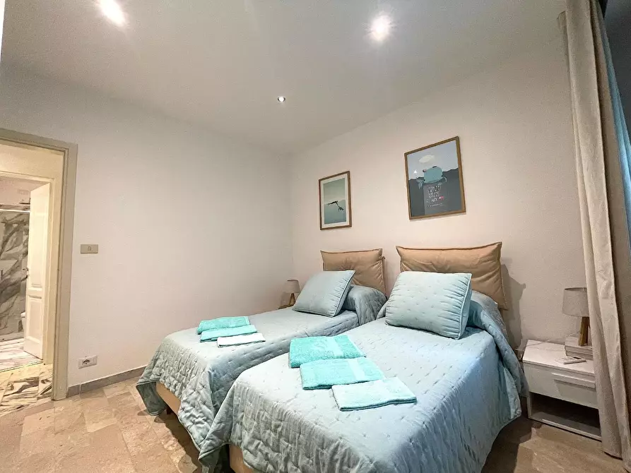 Immagine 21 di Appartamento in vendita  a Pietrasanta