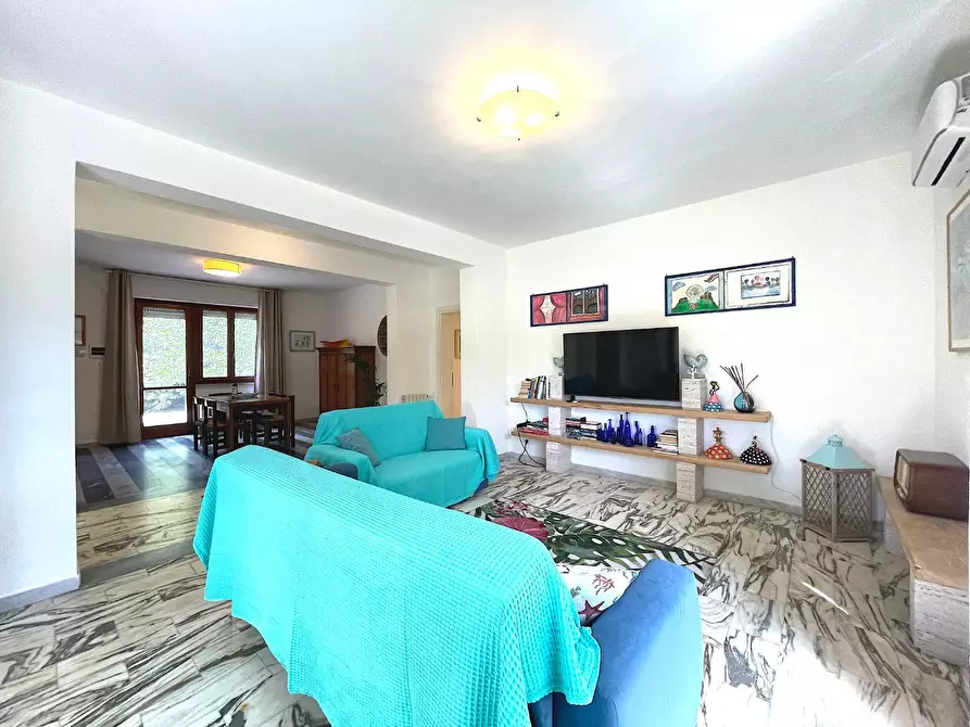 Immagine 12 di Appartamento in vendita  a Pietrasanta