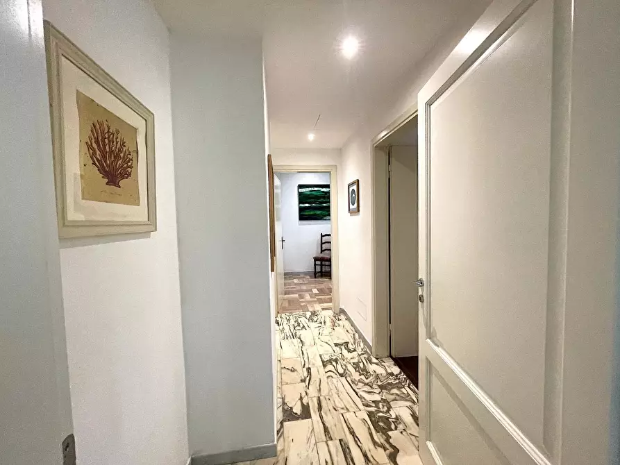 Immagine 24 di Appartamento in vendita  a Pietrasanta