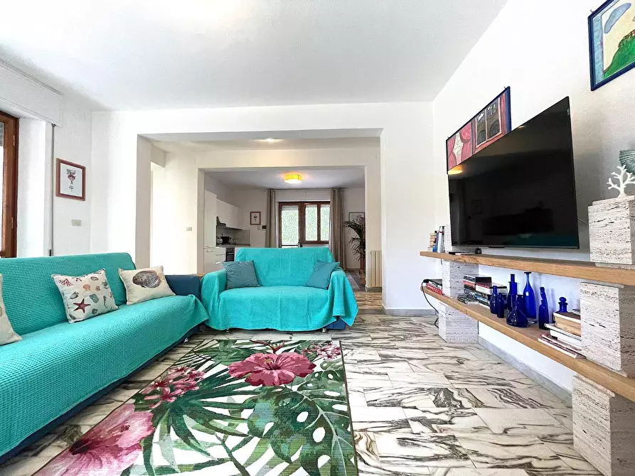 Immagine 9 di Appartamento in vendita  a Pietrasanta