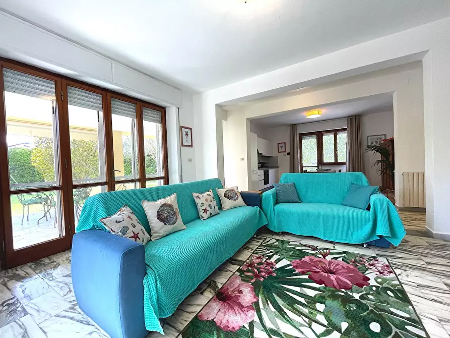 Immagine 17 di Appartamento in vendita  a Pietrasanta