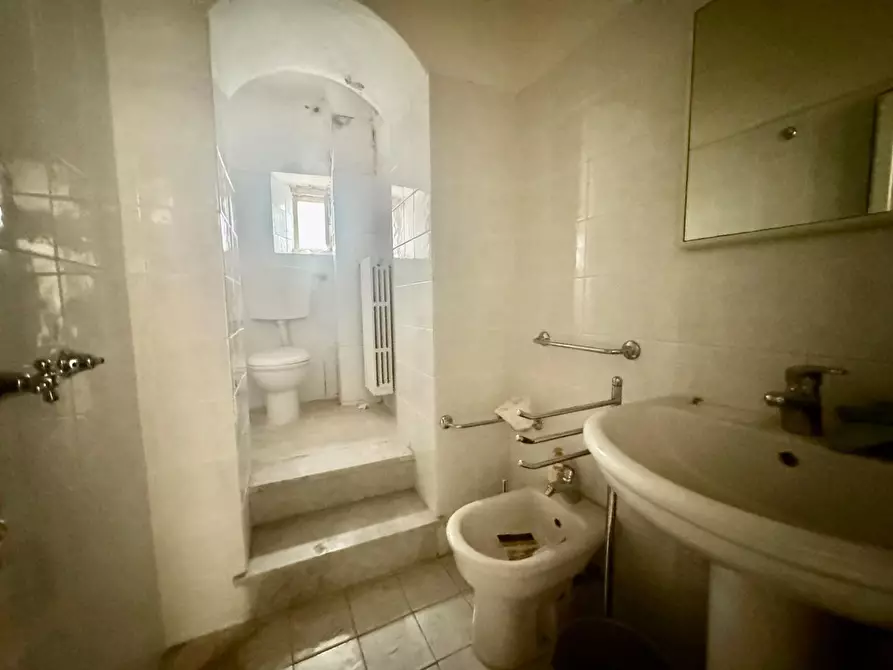 Immagine 10 di Appartamento in vendita  a Massa