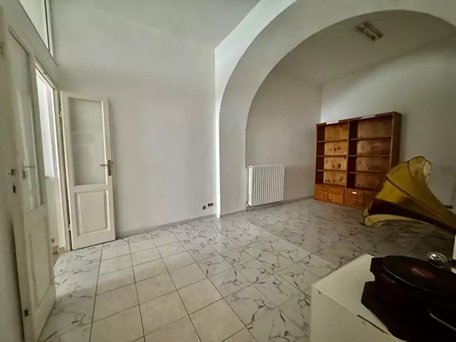 Immagine 3 di Appartamento in vendita  a Massa