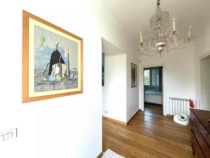 Immagine 11 di Appartamento in vendita  a Pietrasanta