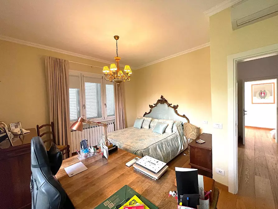 Immagine 21 di Appartamento in vendita  a Pietrasanta