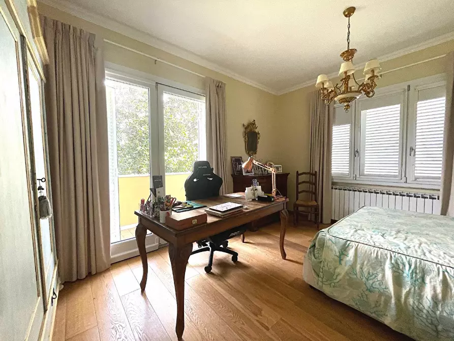 Immagine 18 di Appartamento in vendita  a Pietrasanta