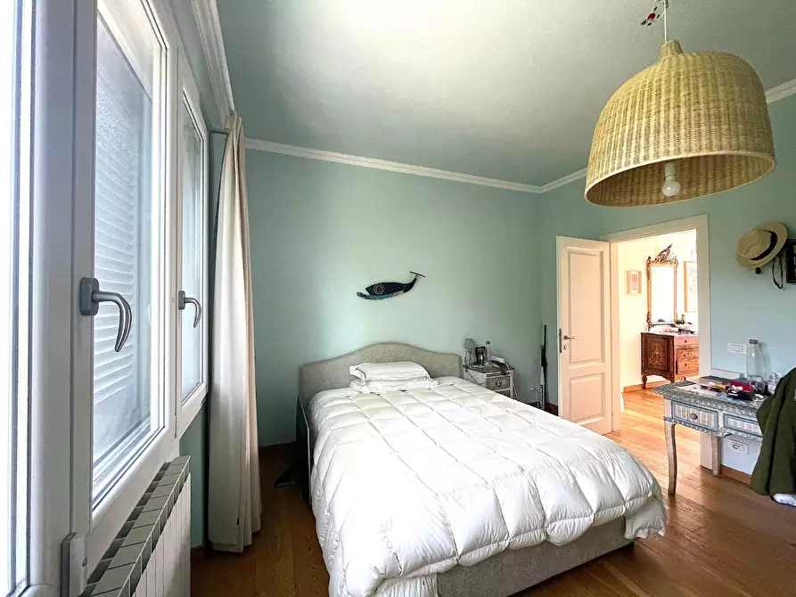 Immagine 12 di Appartamento in vendita  a Pietrasanta