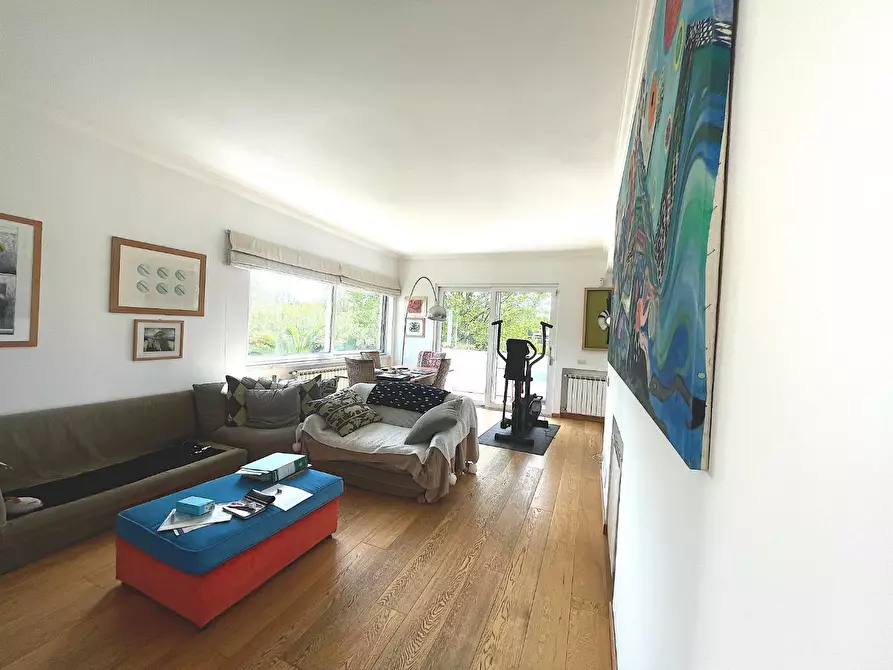 Immagine 10 di Appartamento in vendita  a Pietrasanta