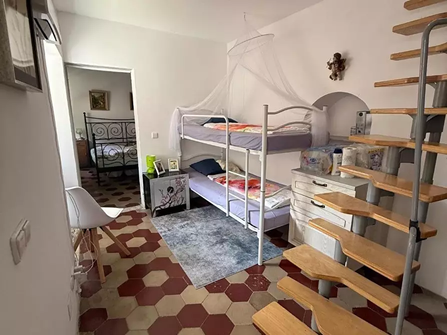 Immagine 15 di Villetta a schiera in vendita  a Massa