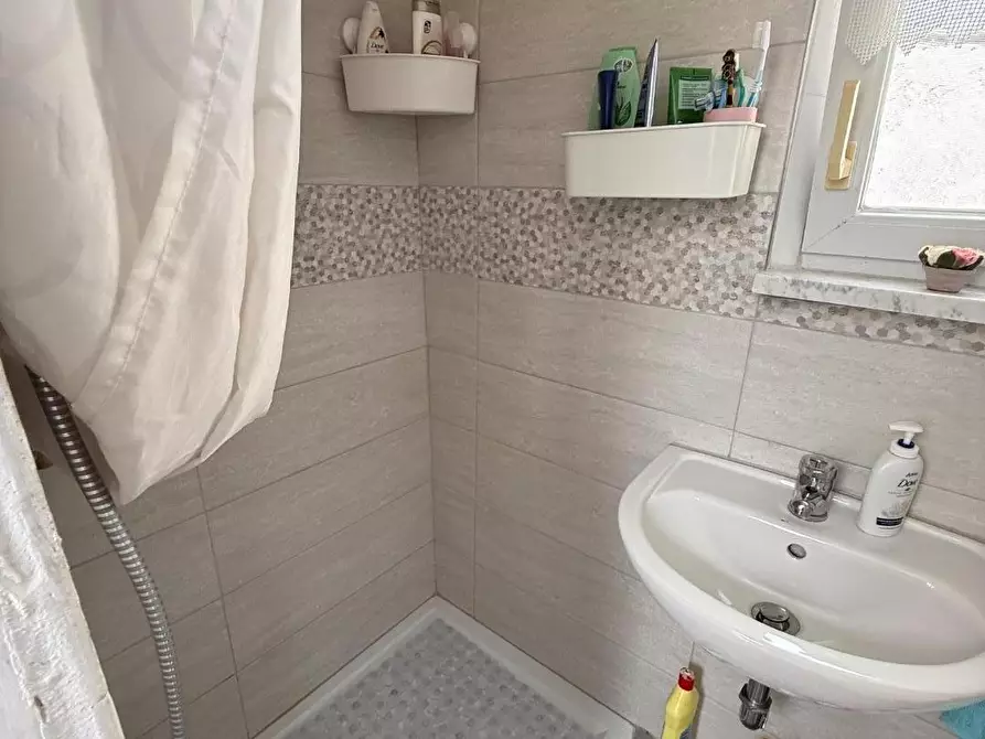 Immagine 23 di Villetta a schiera in vendita  a Massa