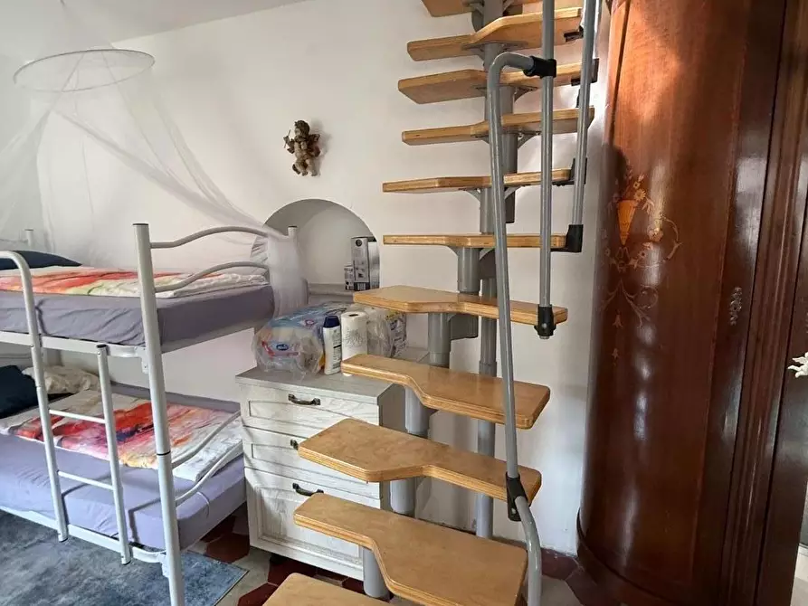 Immagine 13 di Villetta a schiera in vendita  a Massa