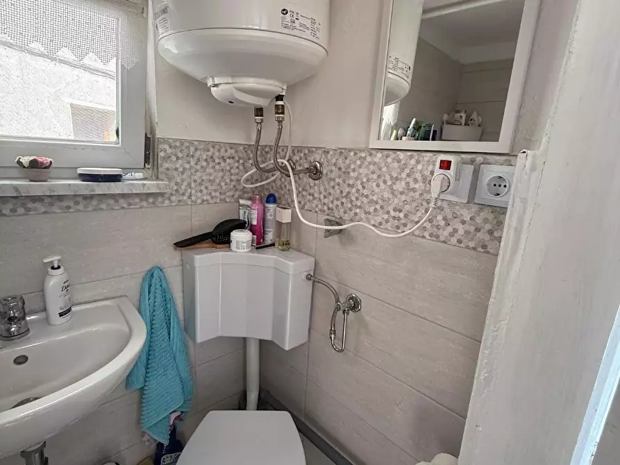 Immagine 21 di Villetta a schiera in vendita  a Massa