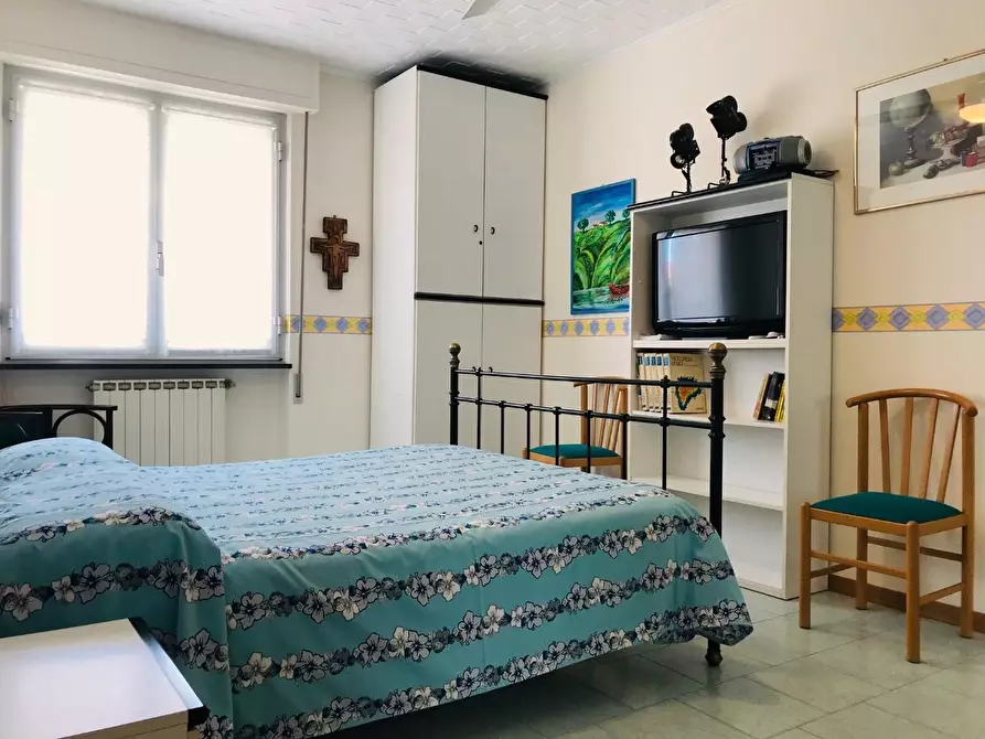 Immagine 13 di Appartamento in vendita  a Massa