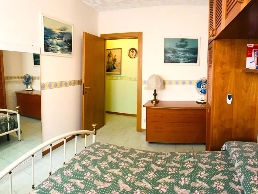 Immagine 15 di Appartamento in vendita  a Massa