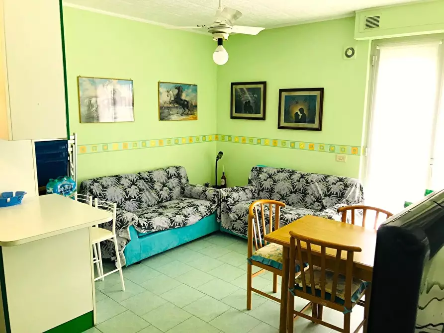 Immagine 3 di Appartamento in vendita  a Massa