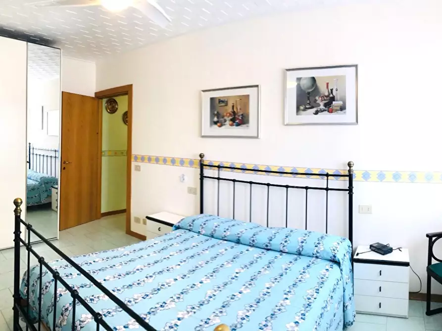 Immagine 11 di Appartamento in vendita  a Massa