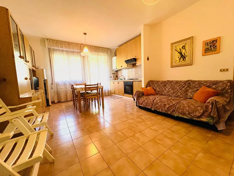 Immagine 3 di Appartamento in vendita  a Massa