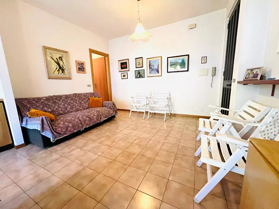 Immagine 5 di Appartamento in vendita  a Massa