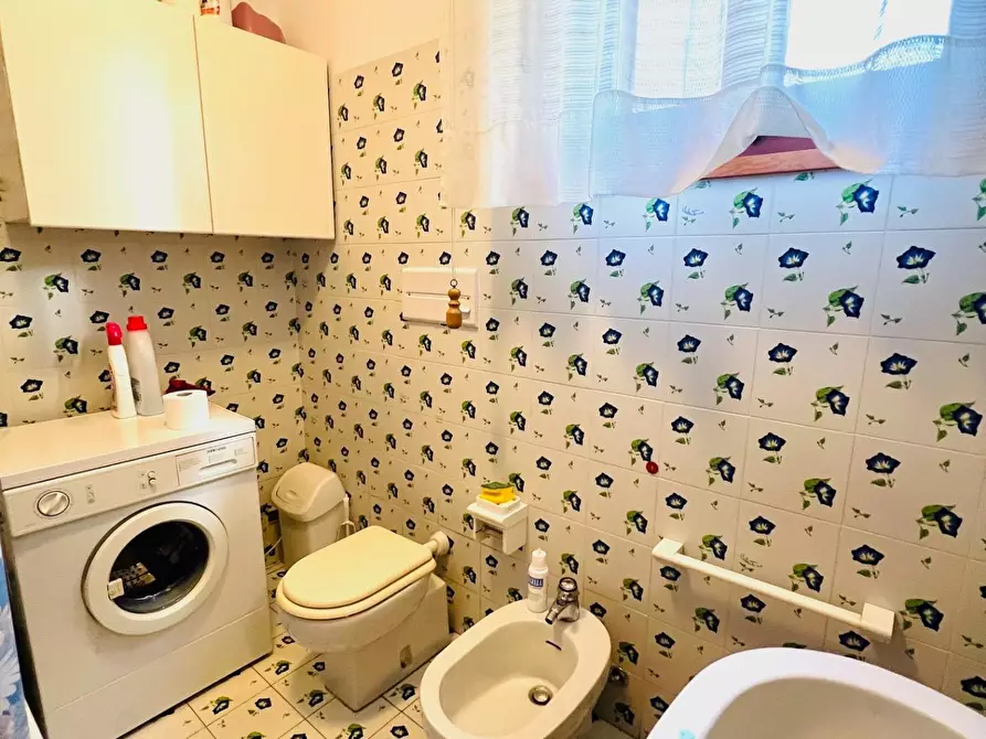 Immagine 12 di Appartamento in vendita  a Massa