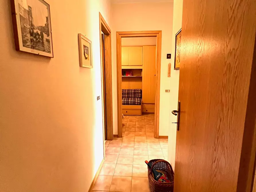 Immagine 8 di Appartamento in vendita  a Massa