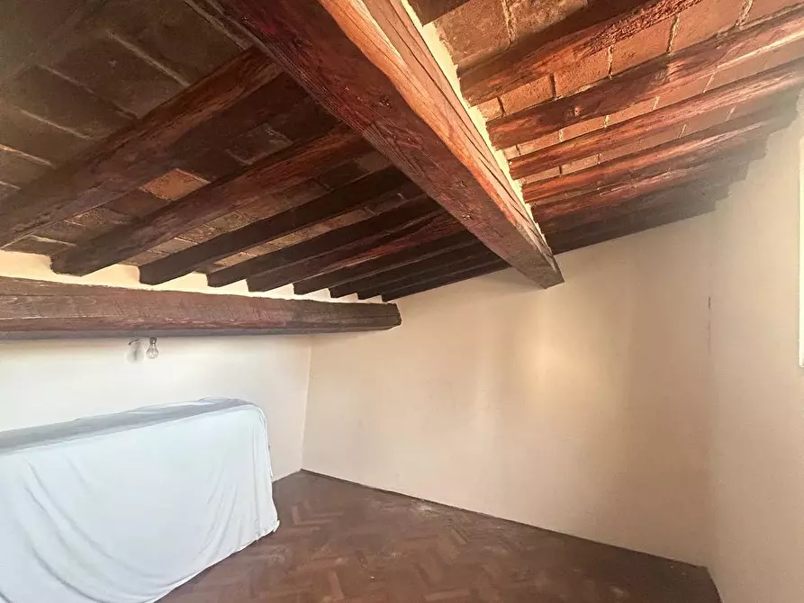 Immagine 45 di Palazzo in vendita  a Pisa