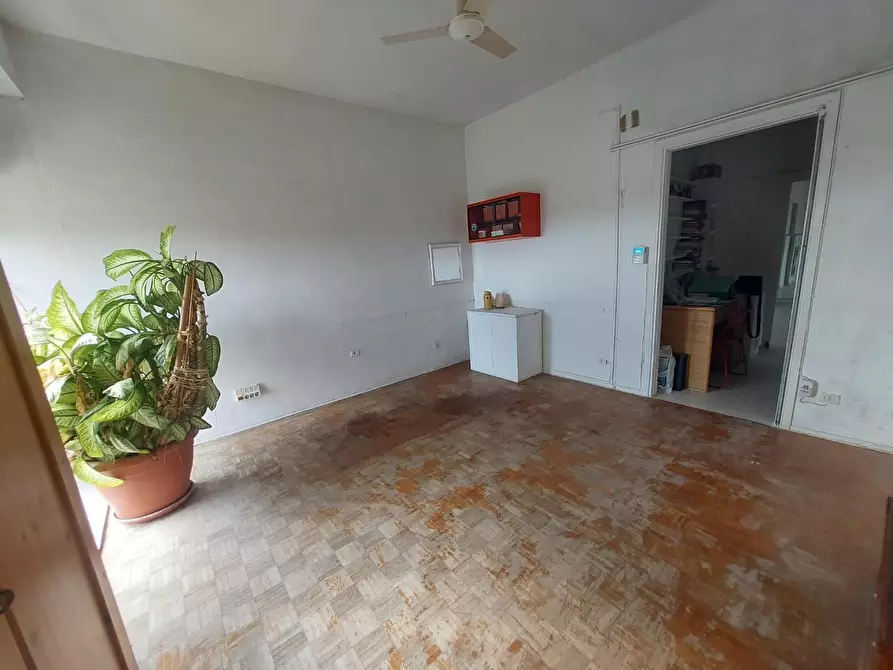 Immagine 9 di Appartamento in vendita  a Pontedera