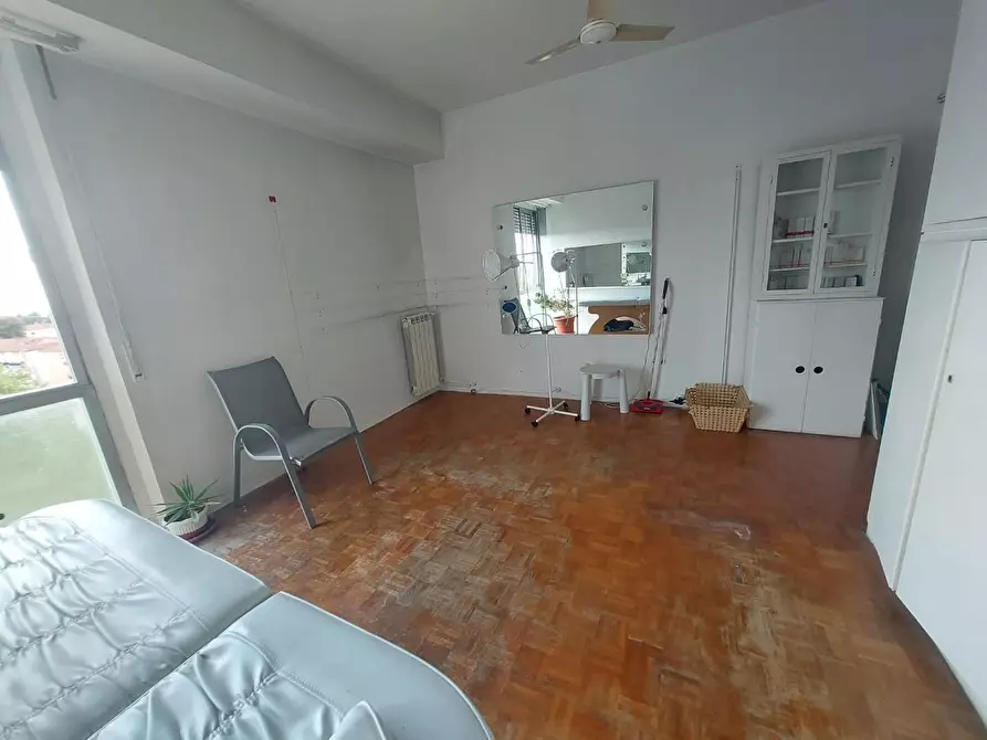 Immagine 11 di Appartamento in vendita  a Pontedera