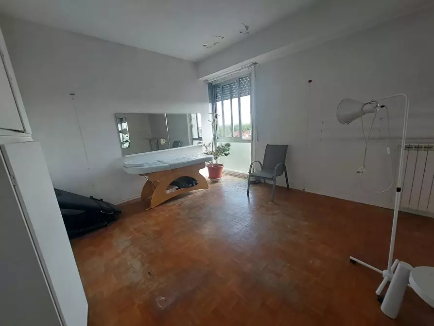 Immagine 12 di Appartamento in vendita  a Pontedera