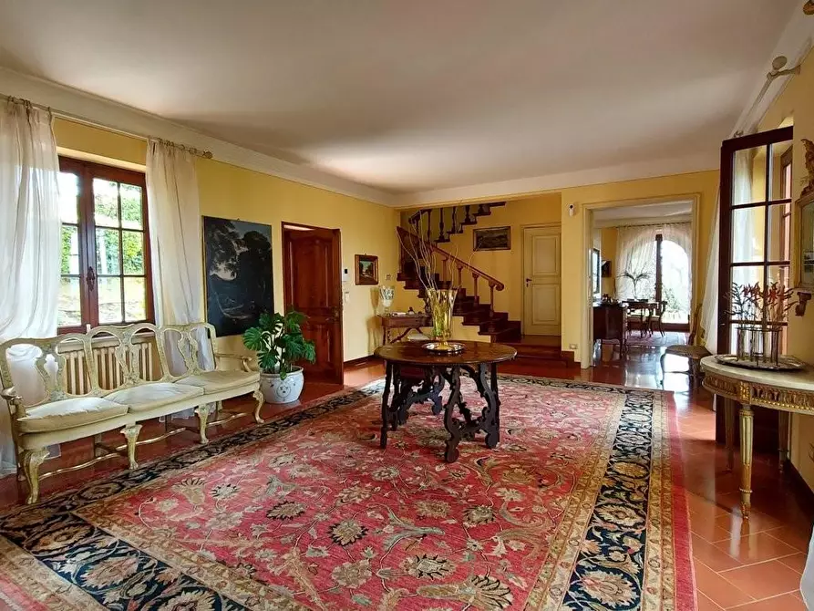 Immagine 27 di Villa in vendita  a Lucca
