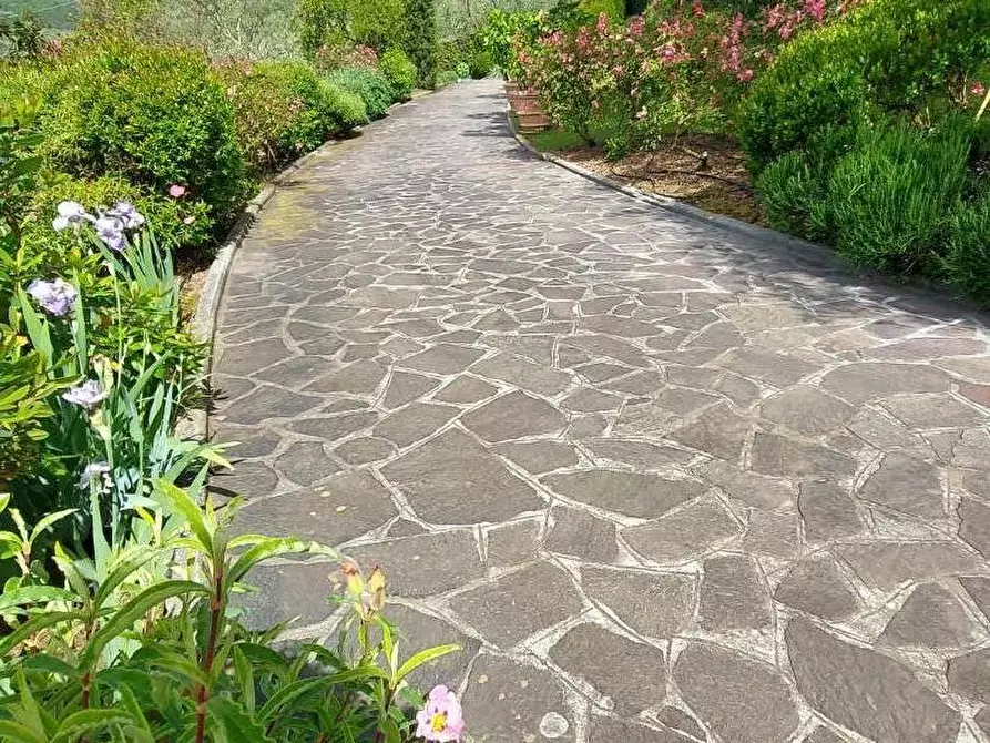 Immagine 13 di Villa in vendita  a Lucca