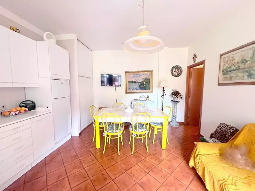 Immagine 7 di Appartamento in vendita  a Massa