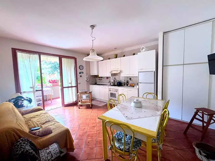 Immagine 5 di Appartamento in vendita  a Massa