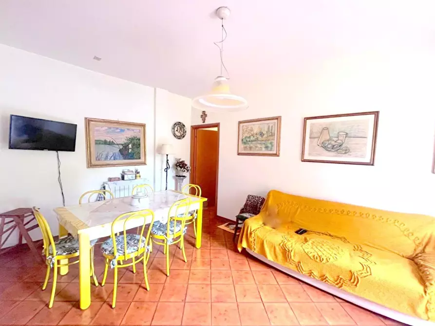 Immagine 13 di Appartamento in vendita  a Massa