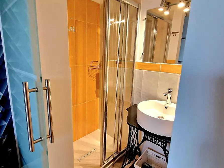 Immagine 29 di Villa in vendita  a Viareggio