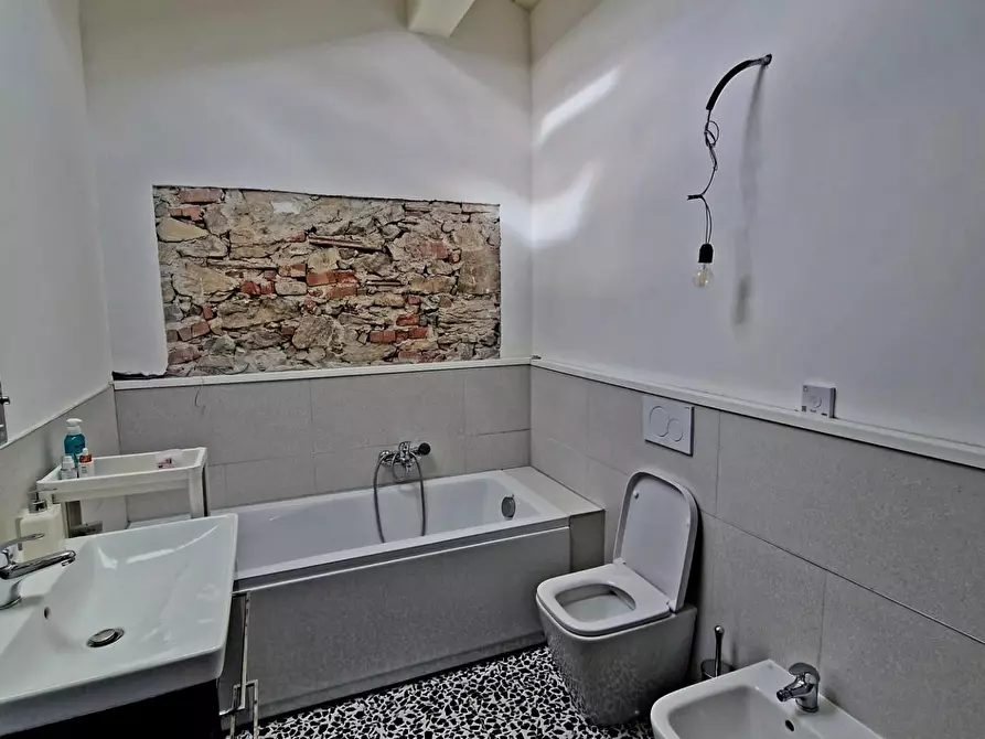 Immagine 38 di Villa in vendita  a Viareggio