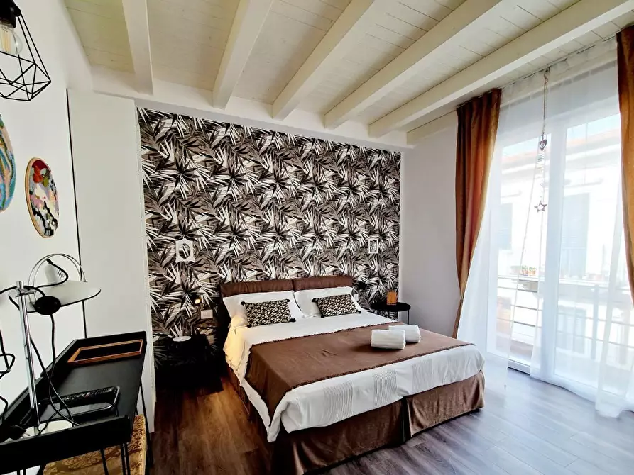 Immagine 1 di Villa in vendita  a Viareggio