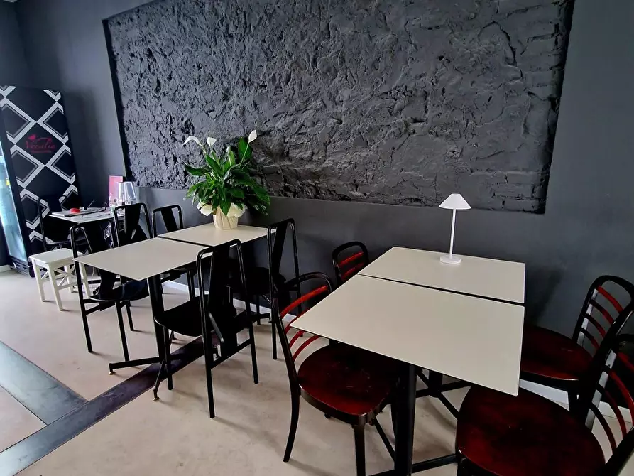 Immagine 14 di Villa in vendita  a Viareggio