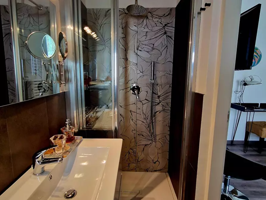 Immagine 17 di Villa in vendita  a Viareggio