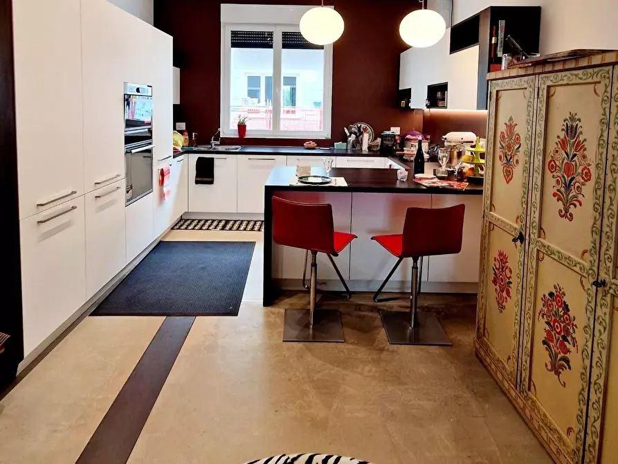 Immagine 24 di Villa in vendita  a Viareggio