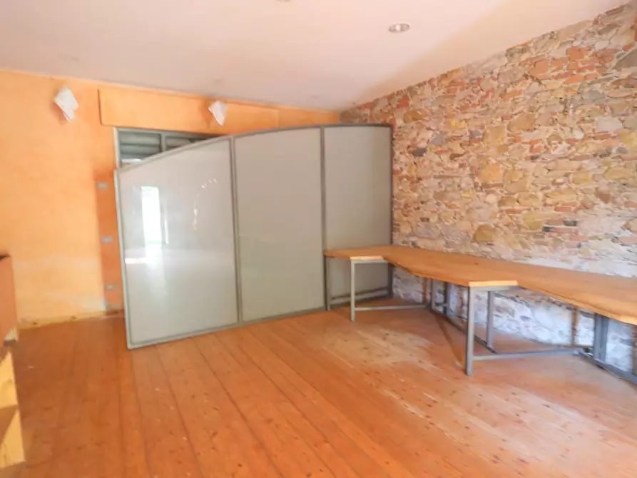 Immagine 28 di Casa indipendente in vendita  a Buti