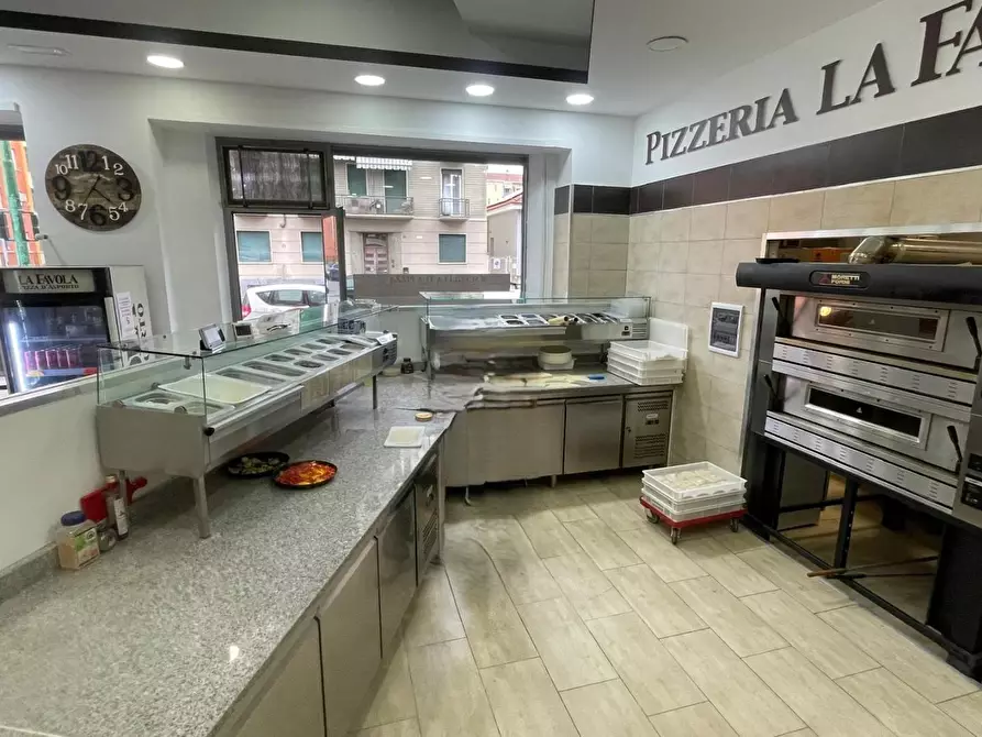 Immagine 24 di Attività commerciale in vendita  a Torino