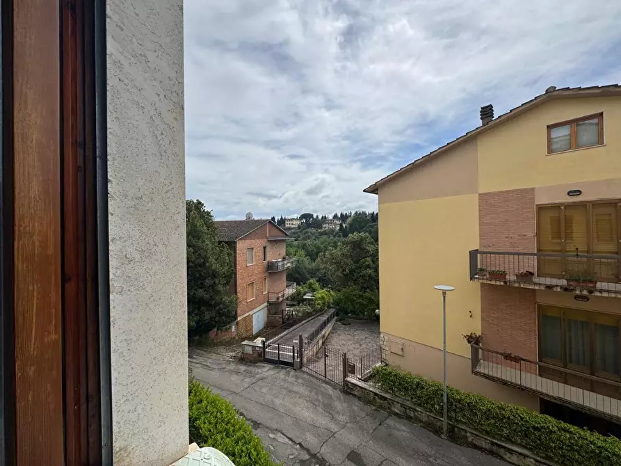 Immagine 10 di Appartamento in vendita  a Siena