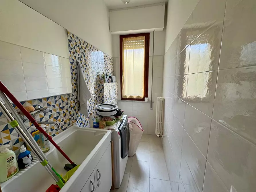 Immagine 11 di Appartamento in vendita  a Siena