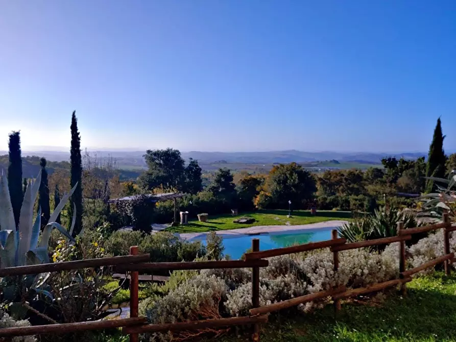 Immagine 9 di Casa colonica in vendita  a Rapolano Terme