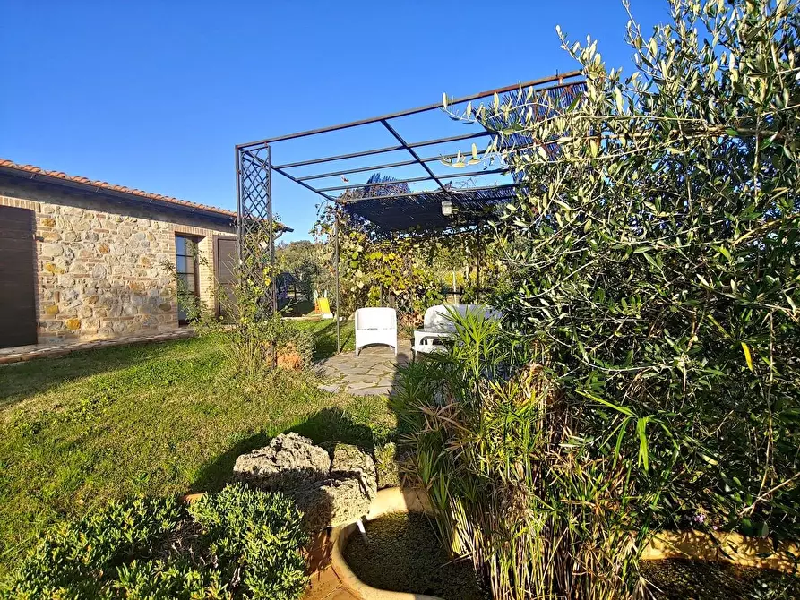 Immagine 30 di Casa colonica in vendita  a Rapolano Terme