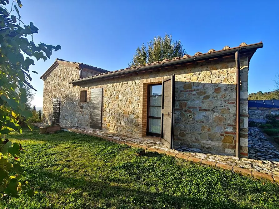 Immagine 29 di Casa colonica in vendita  a Rapolano Terme